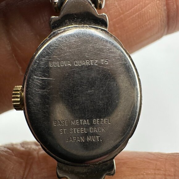 Bulova Watch Women Silver Gold Two Tone White Dial BROKEN Clasp New Battery - Picture 4 of 11